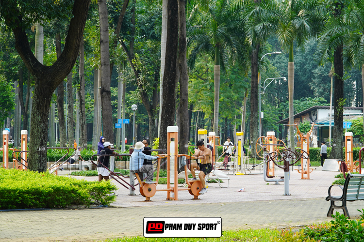 Top thiết bị thể dục ngoài trời phù hợp cho các trường trung học cơ sở trở lên